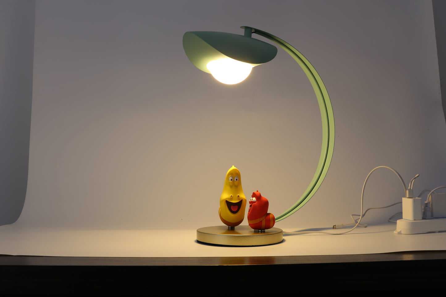 Larva Leaf Lamp